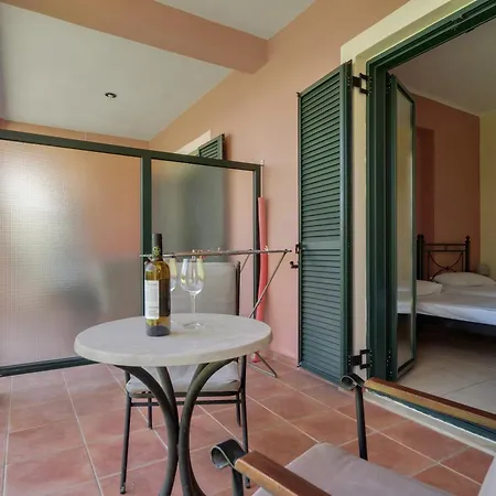 Ionian Breeze 4 Apartman Fríni